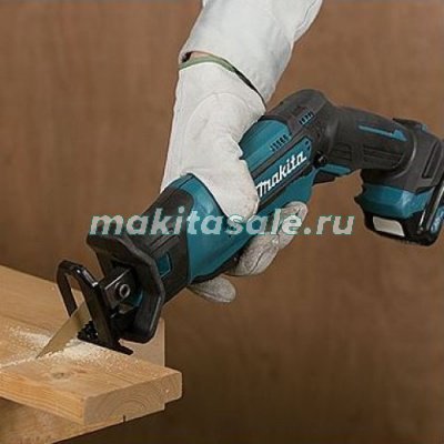 Аккумуляторная сабельная пила Makita JR105DWAE