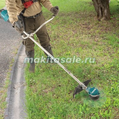 Аккумуляторная травокосилка XGT UR002GZ05
