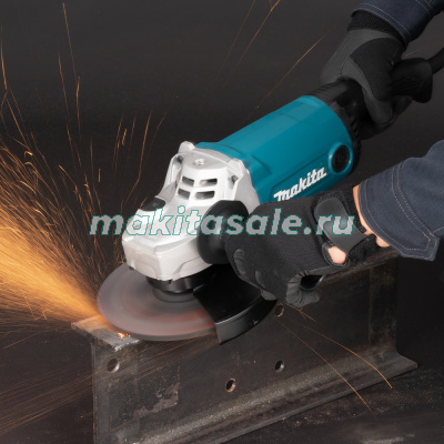 Угловая шлифмашина Makita GA7090N