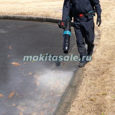 Аккумуляторная воздуходувка Makita UB004CZ