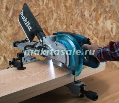 Торцовочная пила Makita LS0815FLN