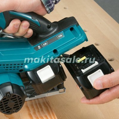 Аккумуляторная дисковая пила Makita DHS710Z