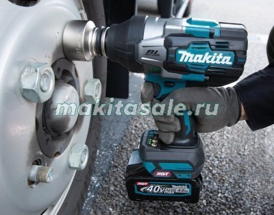 Аккумуляторный ударный гайковерт XGT Makita TW001GM201