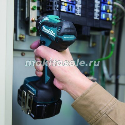 Аккумуляторный шуруповерт Makita DDF083Z