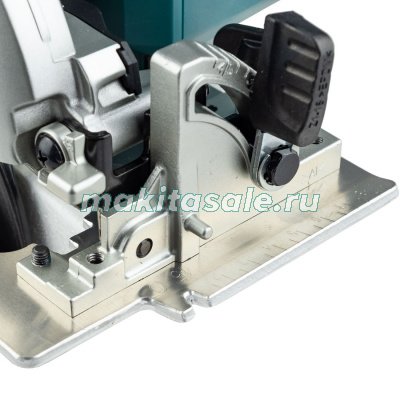 Аккумуляторная дисковая пила Makita DHS661ZU