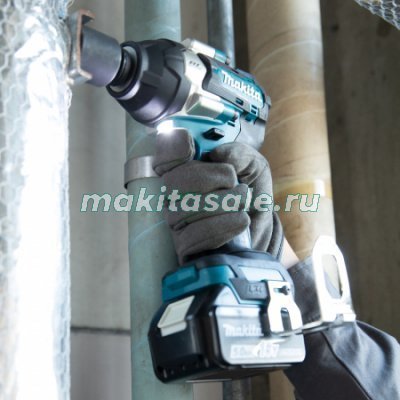 Аккумуляторный ударный гайковерт  Makita DTW700Z