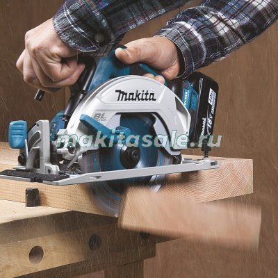 Аккумуляторная дисковая пила Makita DHS680RT1J